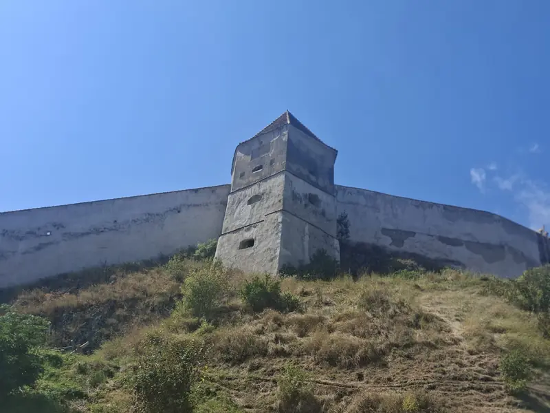 Zidurile cetății — Cetatea Râșnov