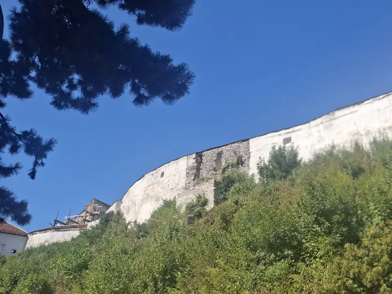 Zidurile cetății — Cetatea Râșnov