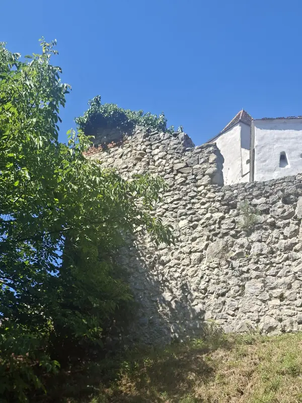 Zidurile cetății — Cetatea Râșnov