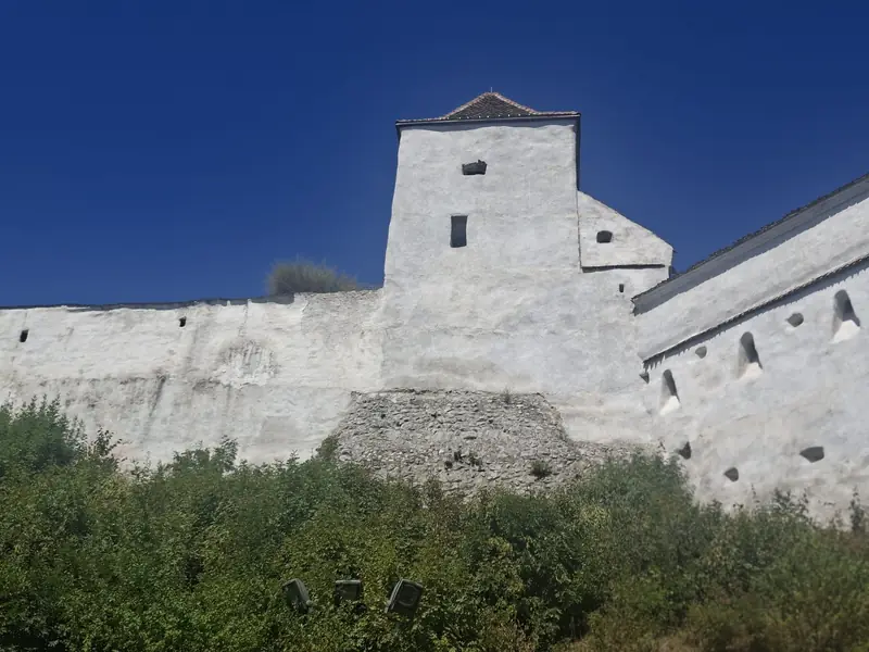 Zidurile cetății — Cetatea Râșnov