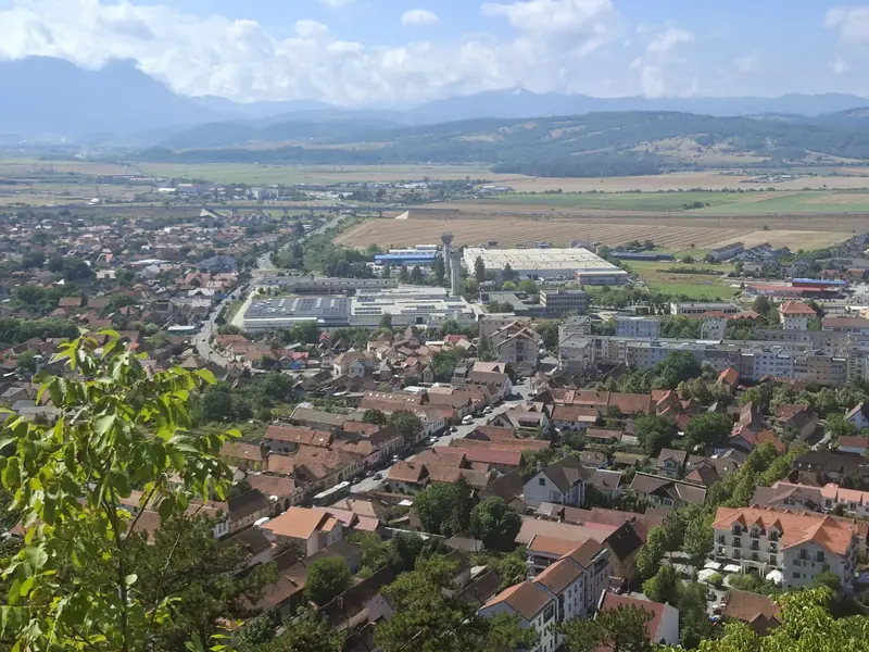 Panoramă asupra localității — Cetatea Râșnov