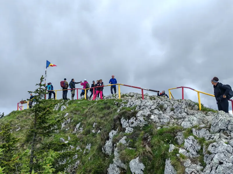 Grup de drumeți pe munte — Postăvaru