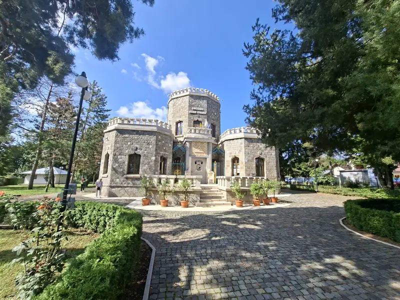 Castelul Hasdeu — Castelul Hasdeu și Curtea Domnească Brebu