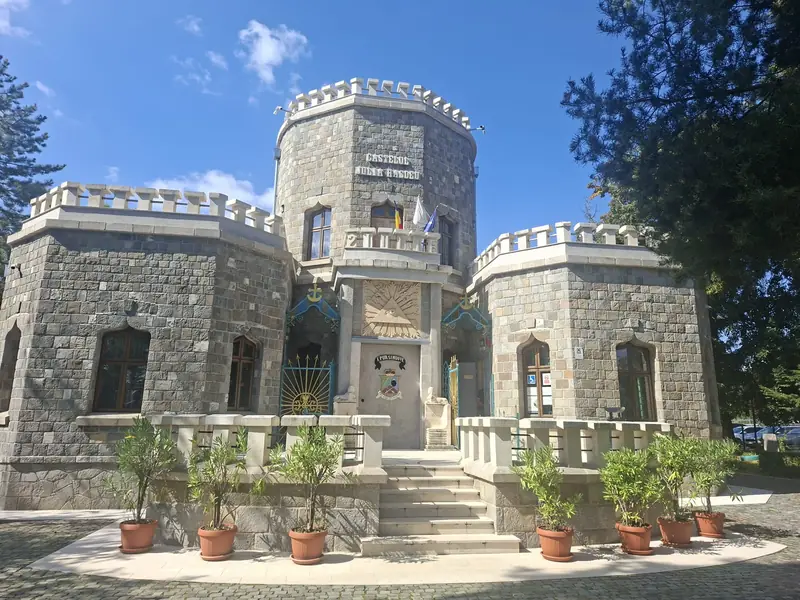 Castelul Hasdeu — Castelul Hasdeu și Curtea Domnească Brebu